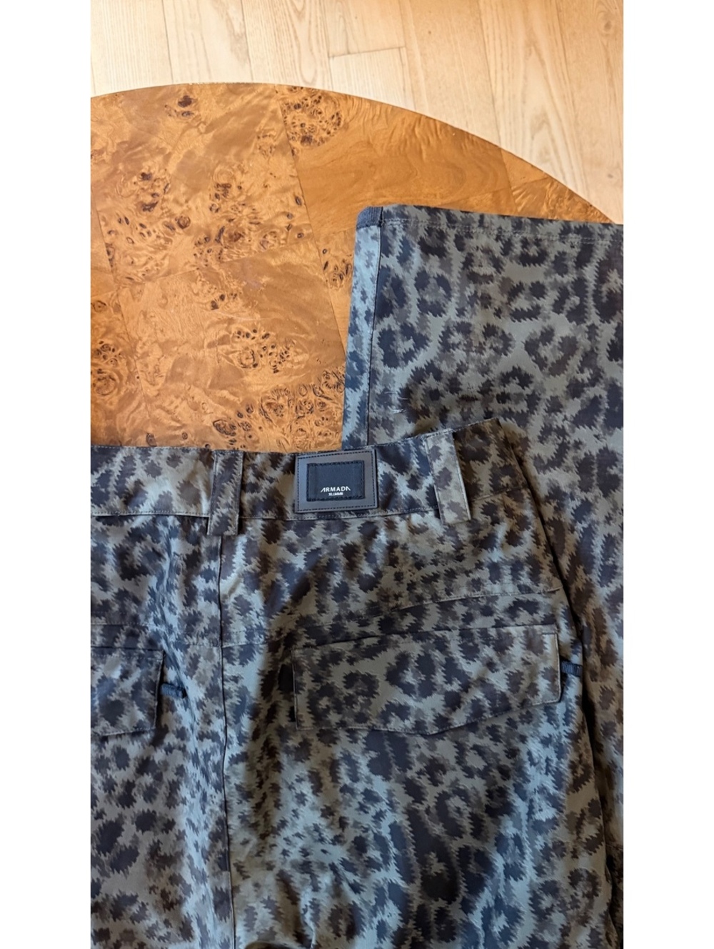 Armada Leopard Print Snowboard Pants Size L - Picture 7 of 7